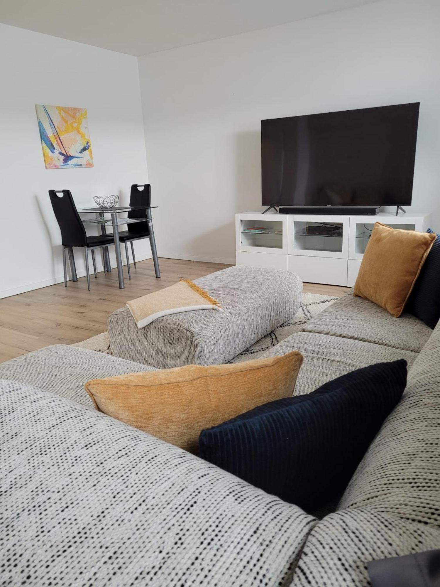 Grosszuegiges Appartement In Der Festspielstadt バート・ヘルスフェルト エクステリア 写真